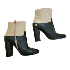 Chanel Black Beige CC Logo Colorblock Ankle Leather Boots Heeled 7.5 38